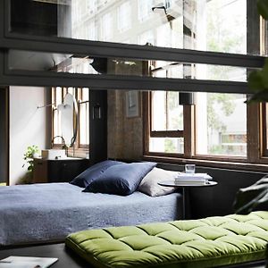 Zimmer mit Kingsize-Bett